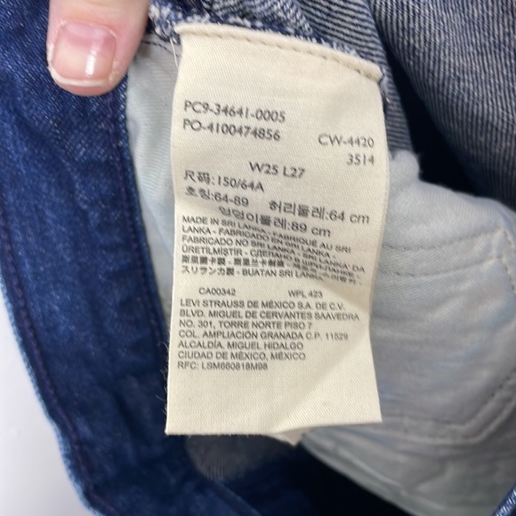 Levi’s High Loose Jeans New With Tags - Picture 6 of 10